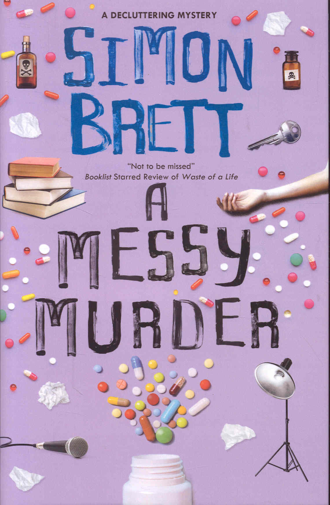 A Messy Murder (A Decluttering Mystery, Book 4)